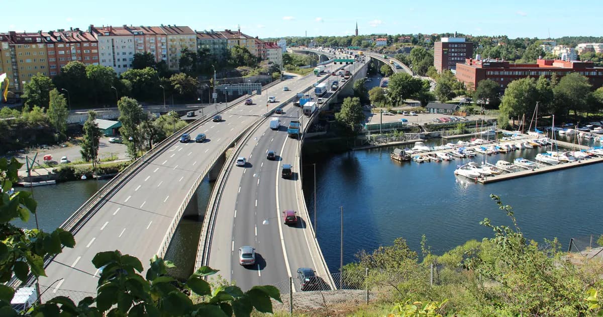 Bullerskydd längs Essingeleden