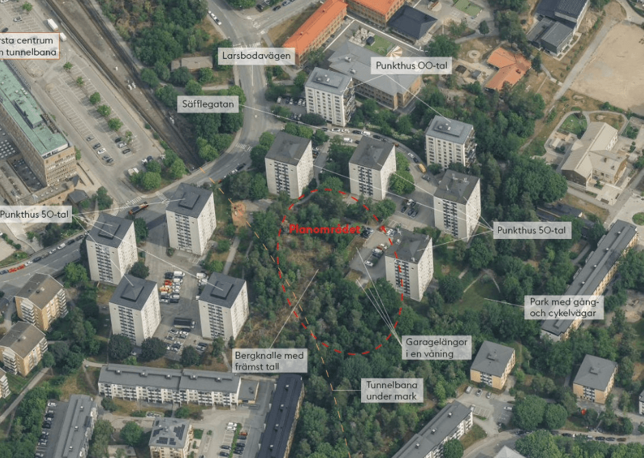 Grönområde skövlas när 100 lägenheter i tre punkthus byggs vid Grumsgatan längs Larsbodavägen